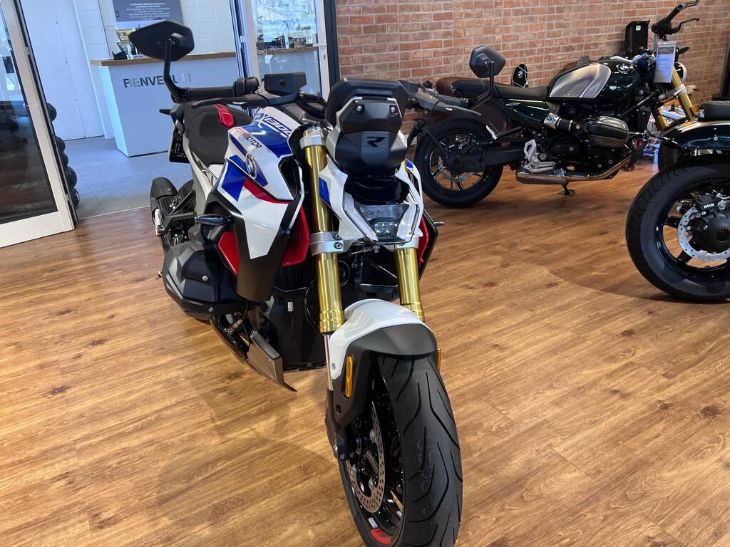 R 1300 R