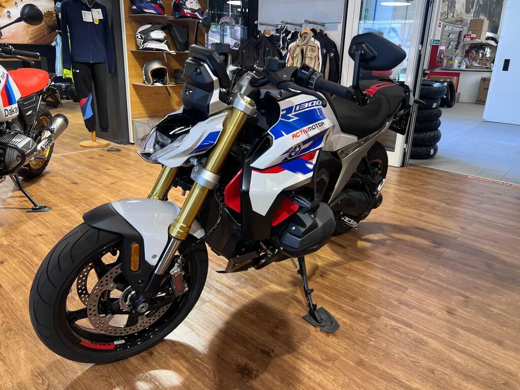 R 1300 R
