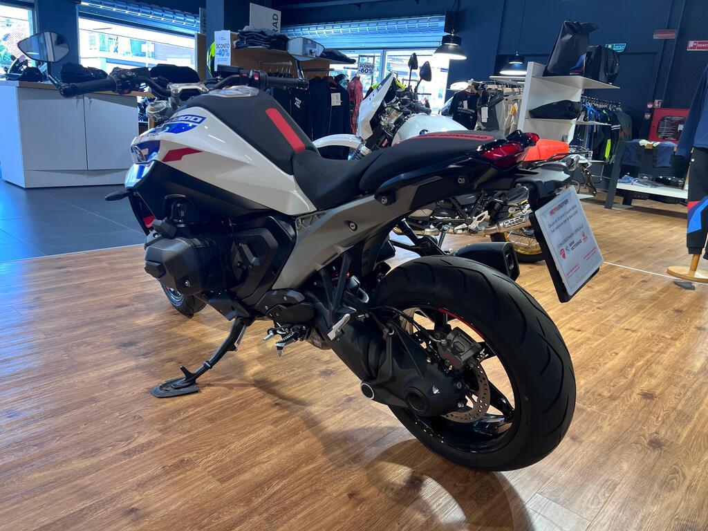 R 1300 R