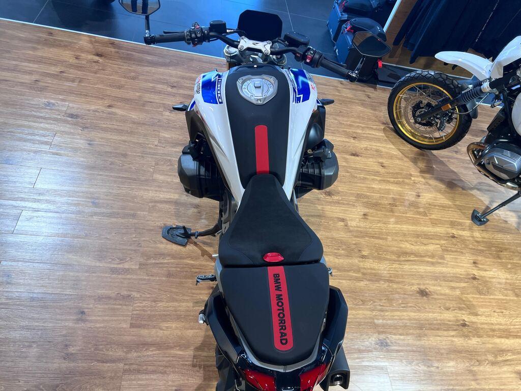 R 1300 R