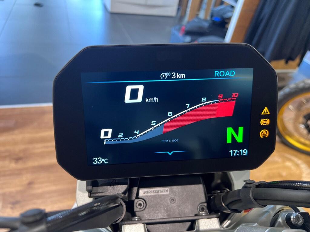 R 1300 R