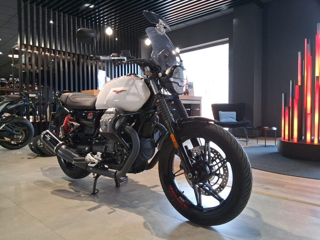 V7 850