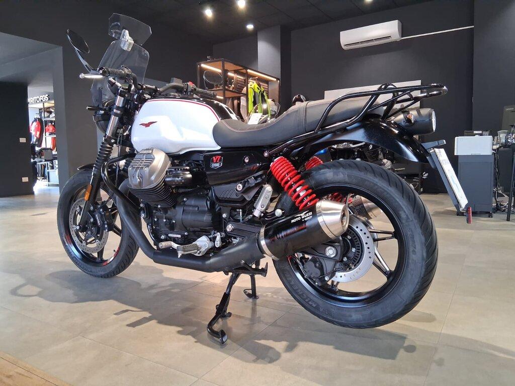 V7 850