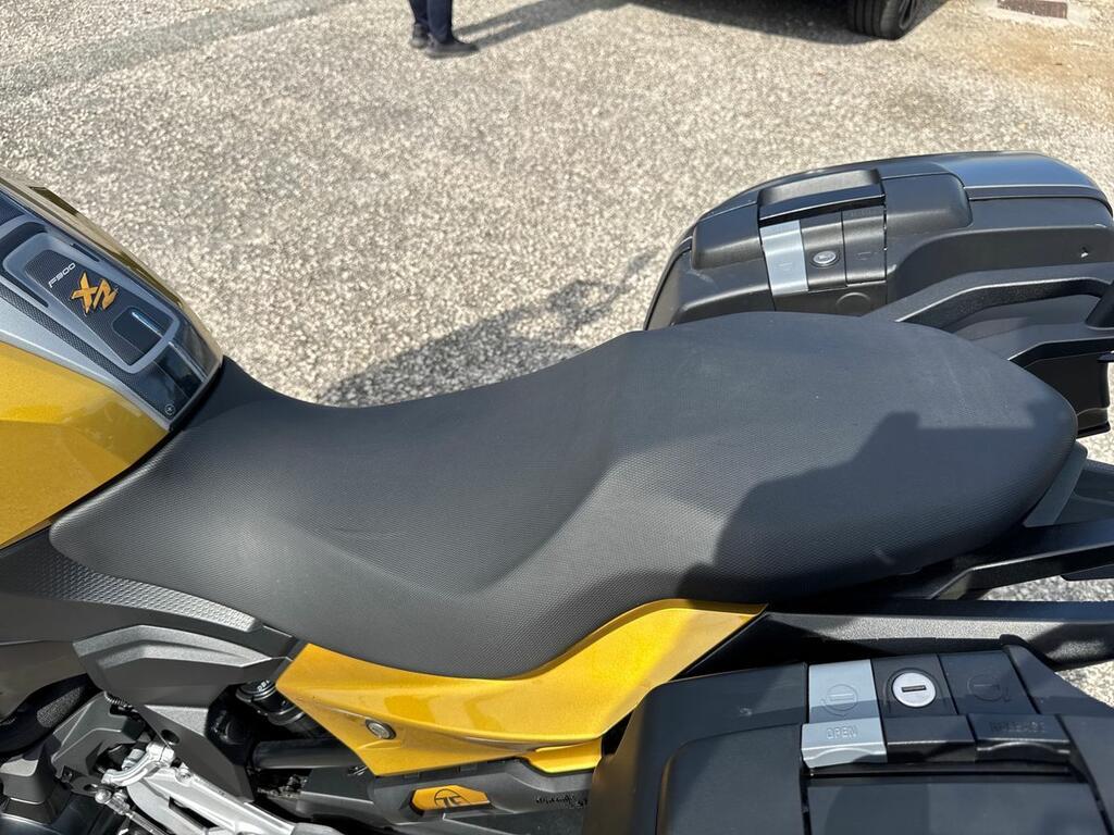 F 900 XR