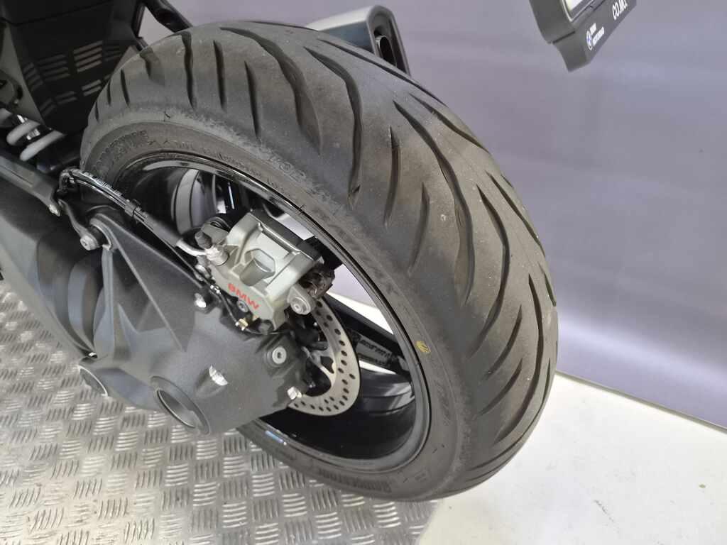 R 1300 R