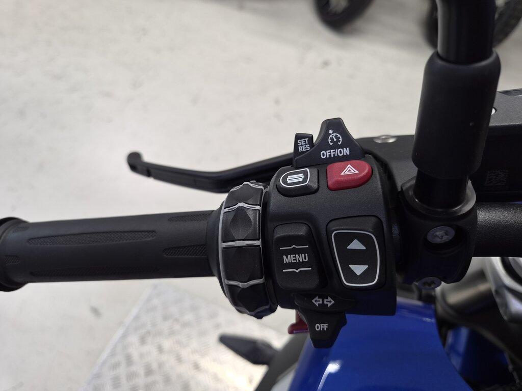 R 1300 R
