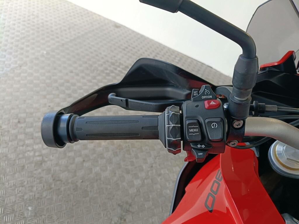 F 900 XR
