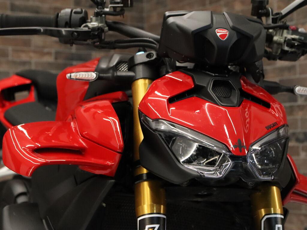 STREETFIGHTER V4 1100