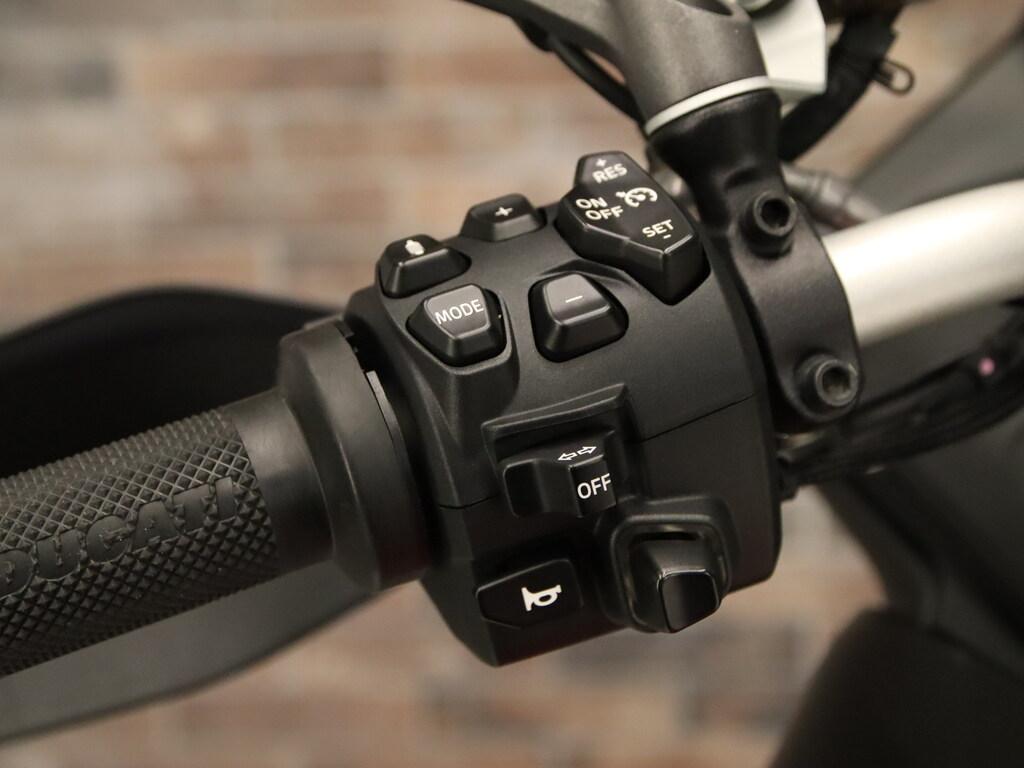 MULTISTRADA V4