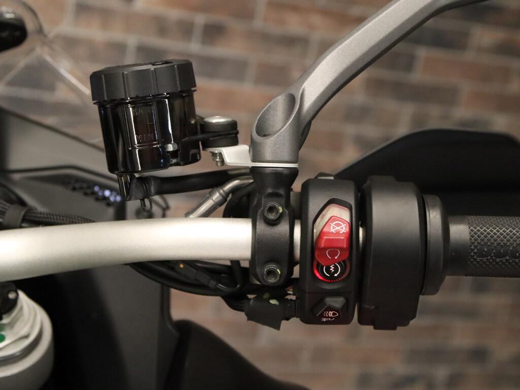 MULTISTRADA V4