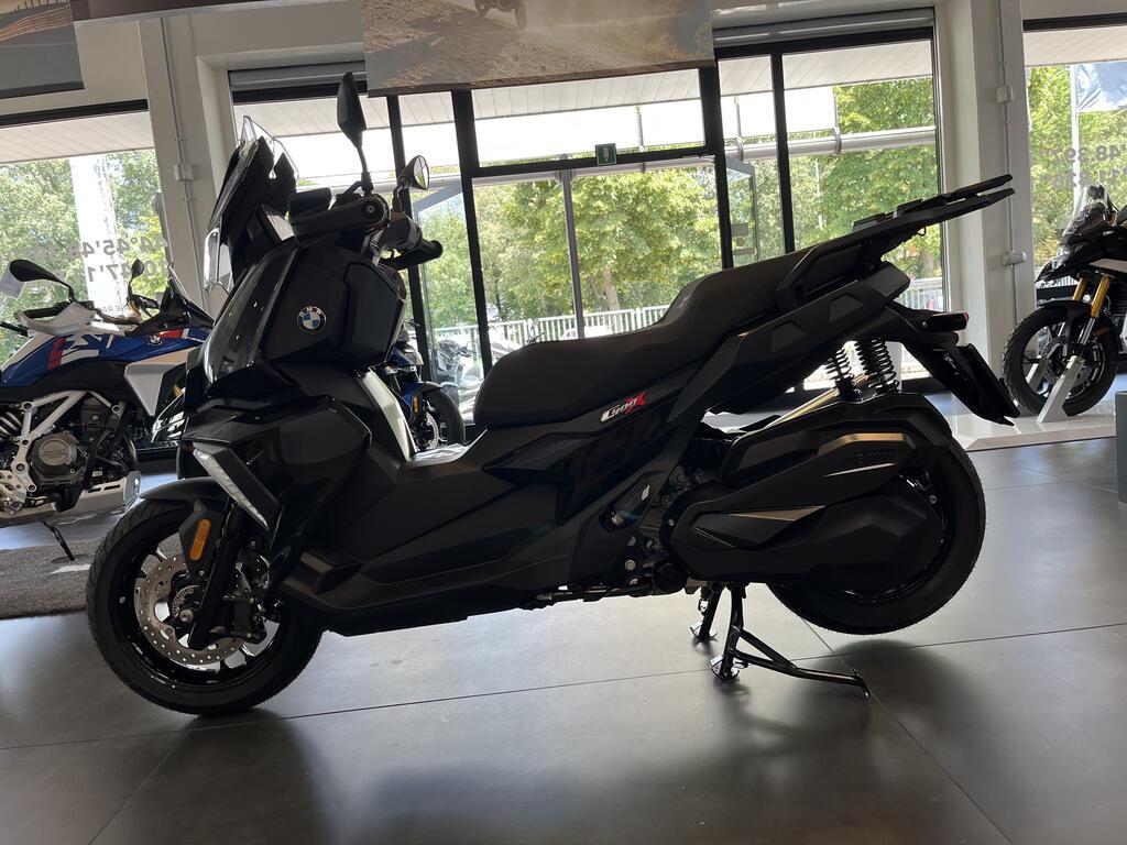 C 400 X