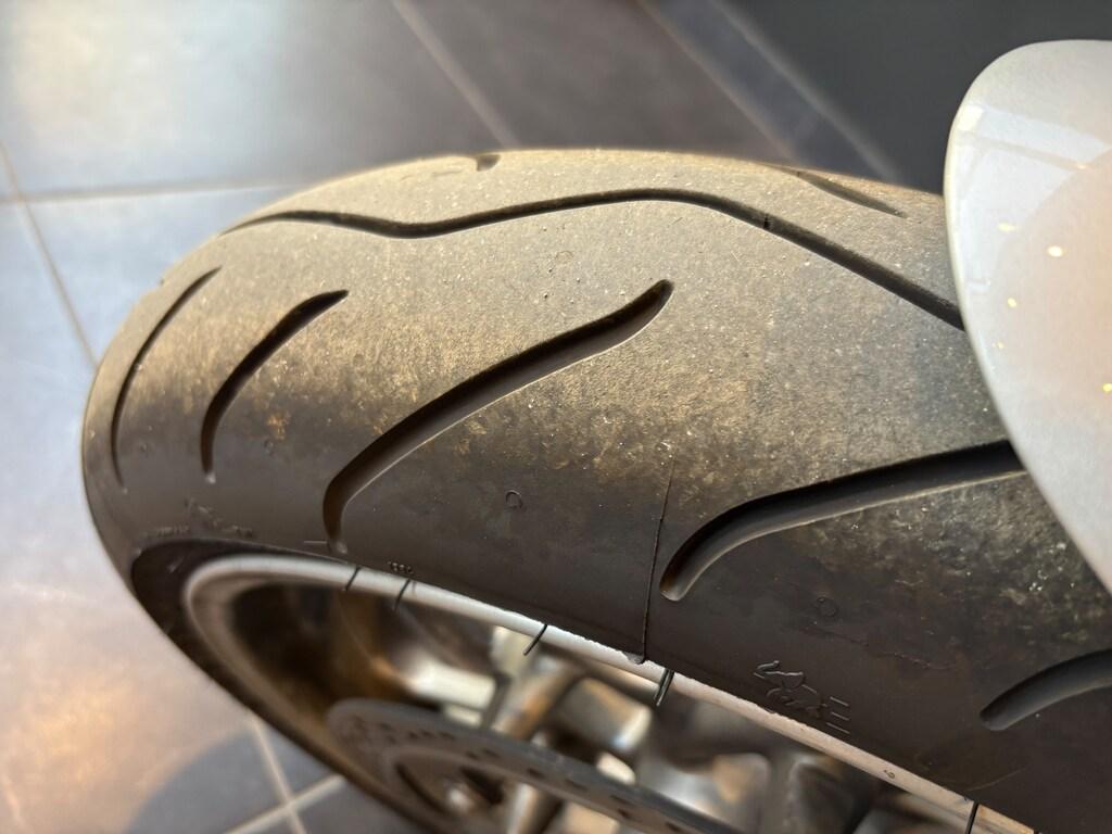 R 850 R