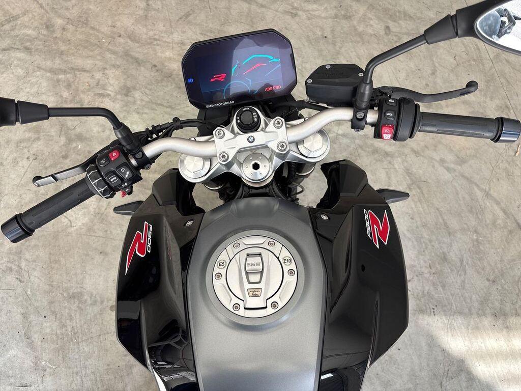 F 900 R