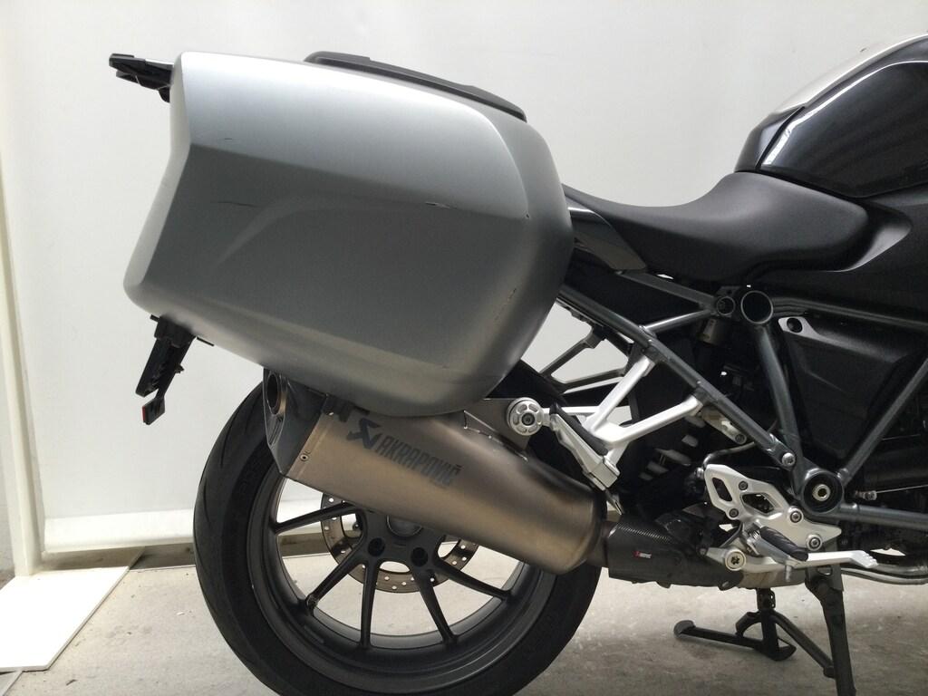 R 1200 R