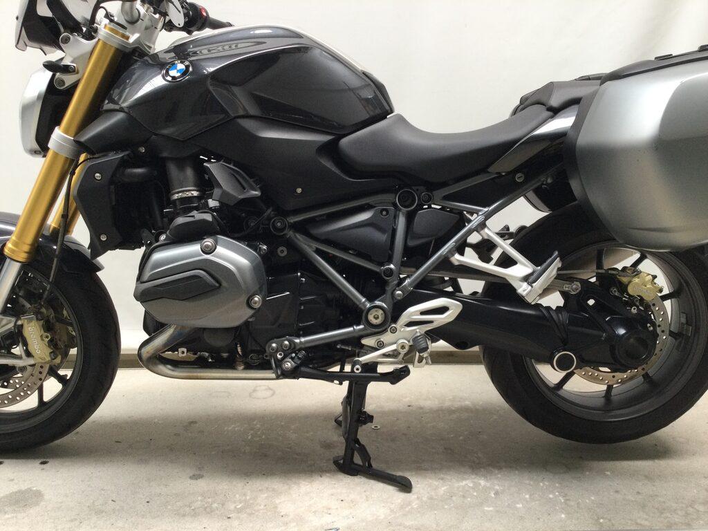 R 1200 R