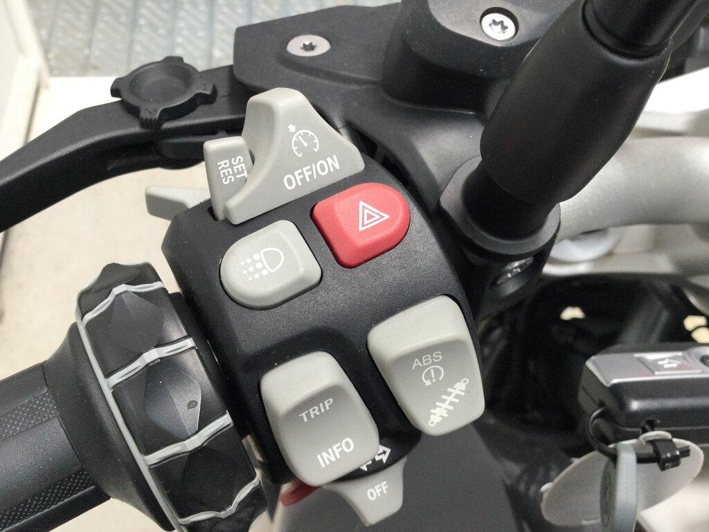 R 1200 R