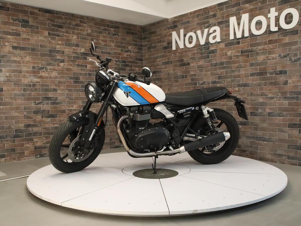 SPEED TWIN 900