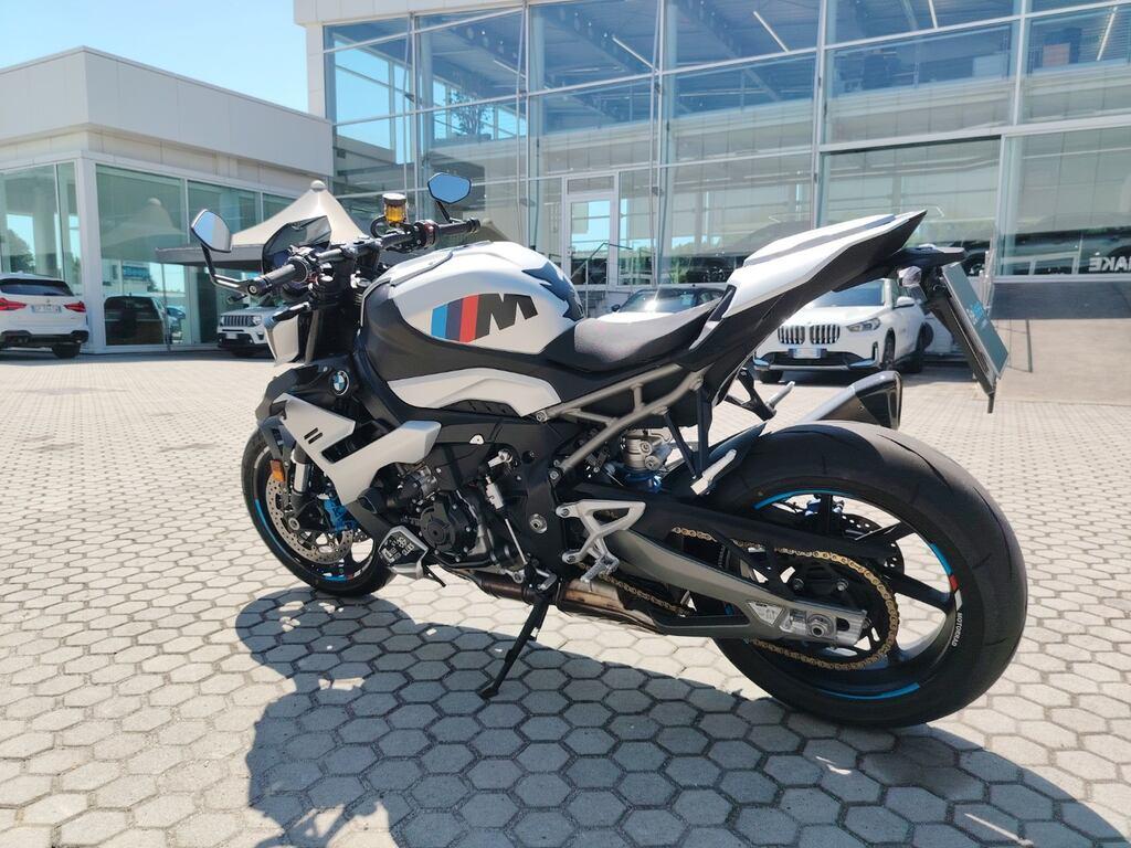 M 1000 R