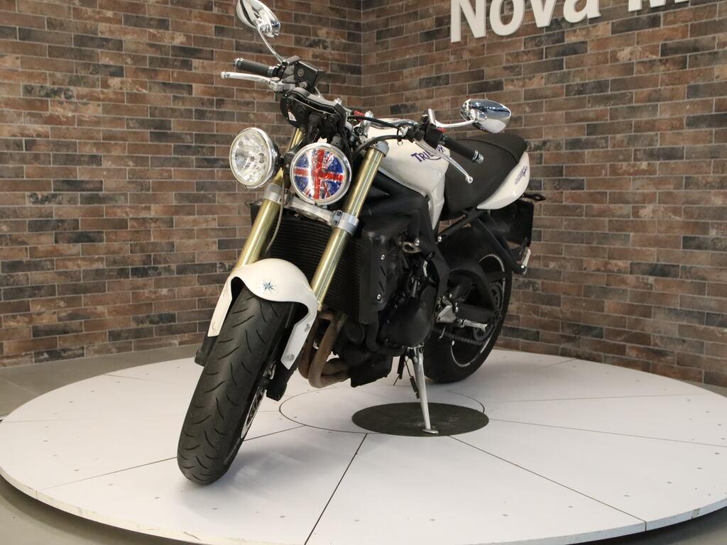 STREET TRIPLE 675