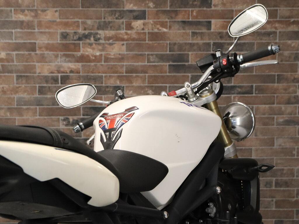 STREET TRIPLE 675