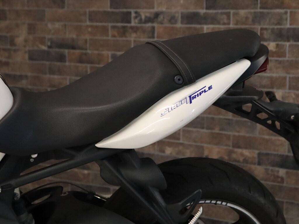 STREET TRIPLE 675