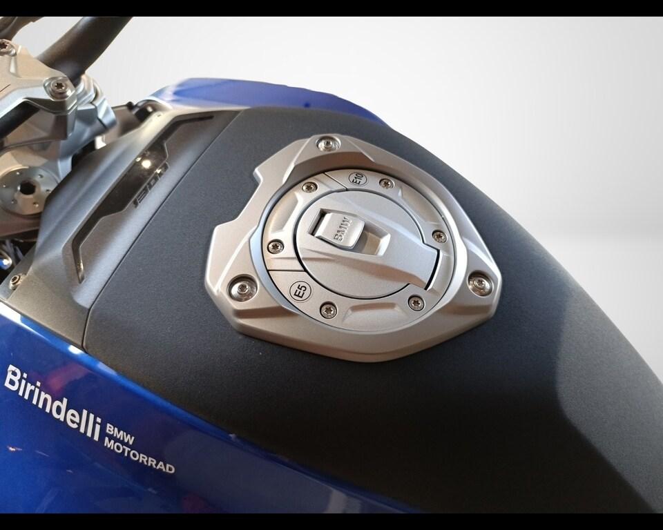 R 1300 R