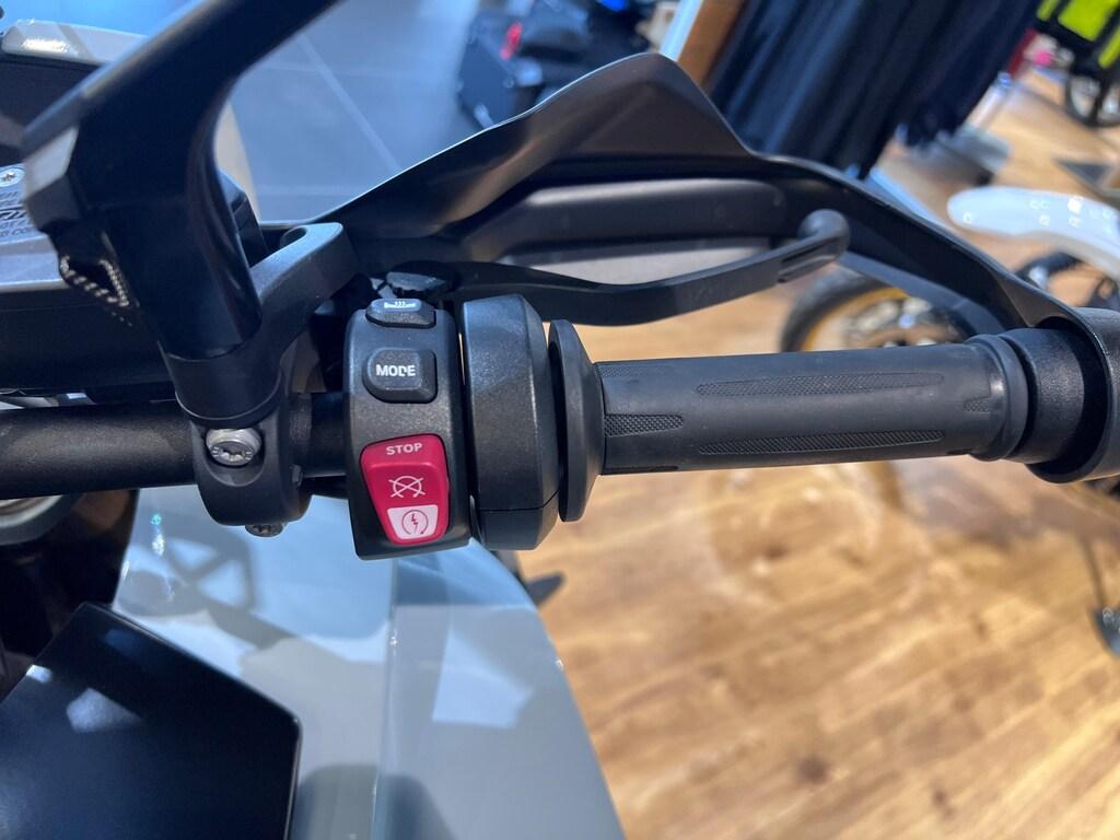 S 1000 XR