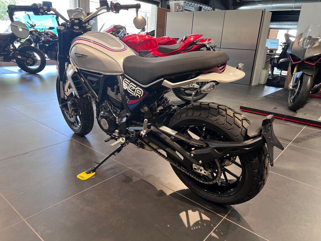 SCRAMBLER 800
