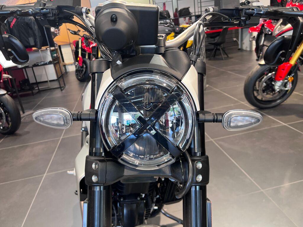 SCRAMBLER 800