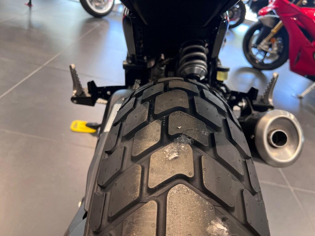 SCRAMBLER 800