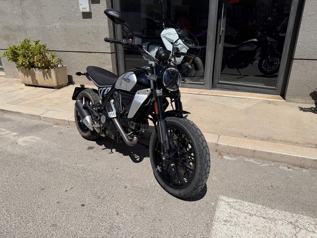 SCRAMBLER 800