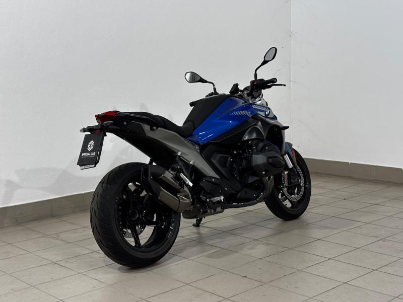 R 1300 R