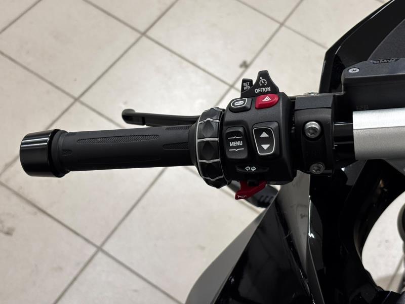R 1300 RS