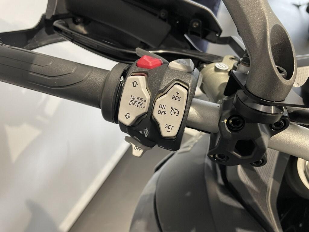 MULTISTRADA V2