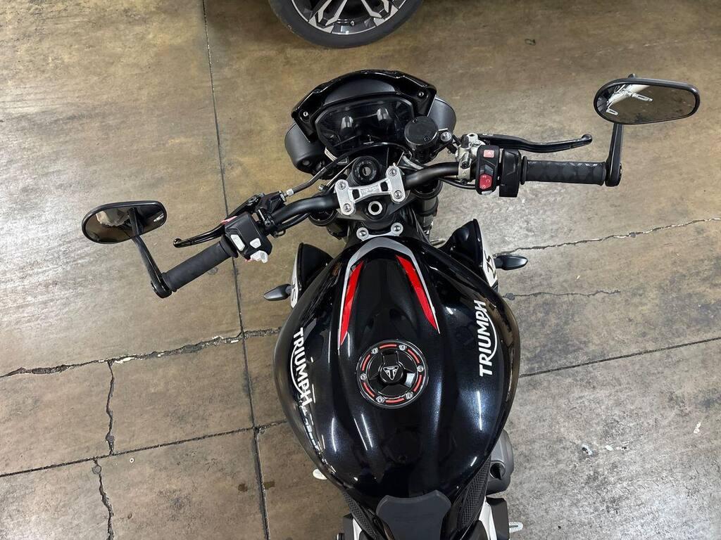 STREET TRIPLE 765