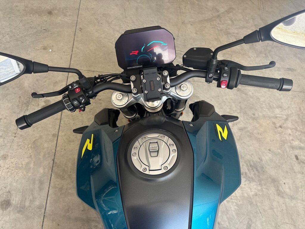 F 900 R