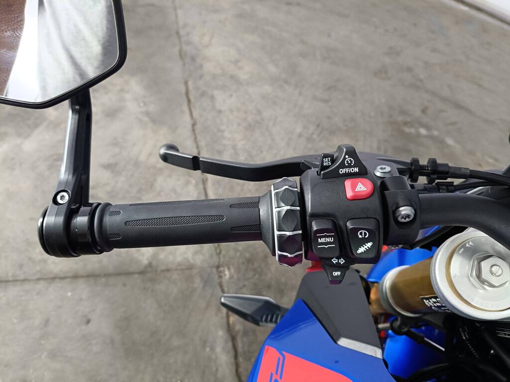 F 900 R