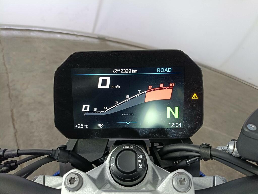 F 900 R