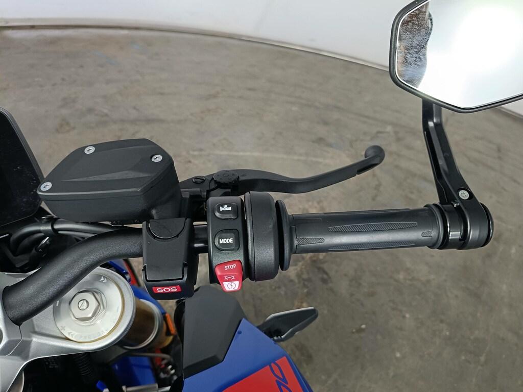 F 900 R