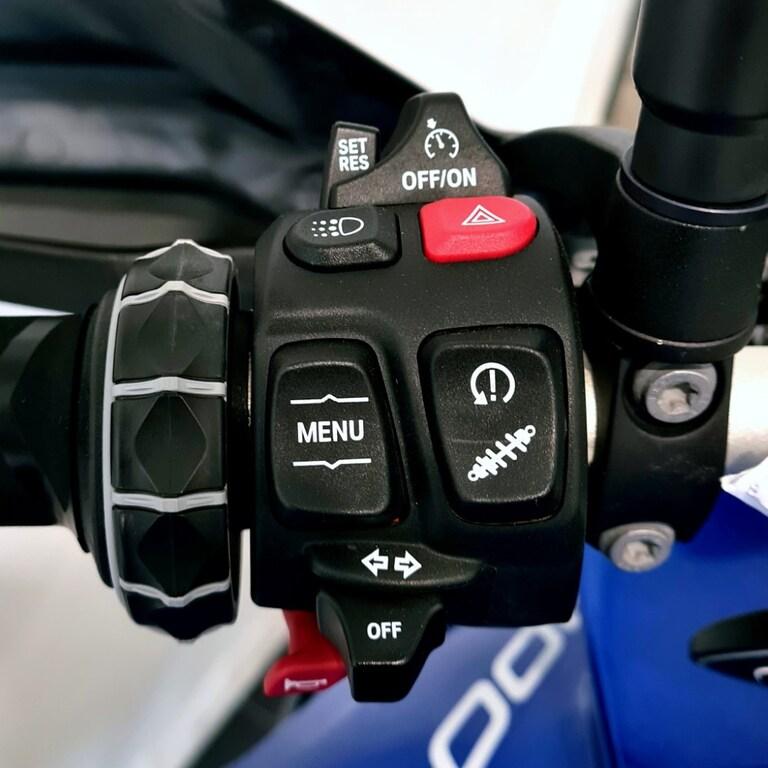 F 900 XR