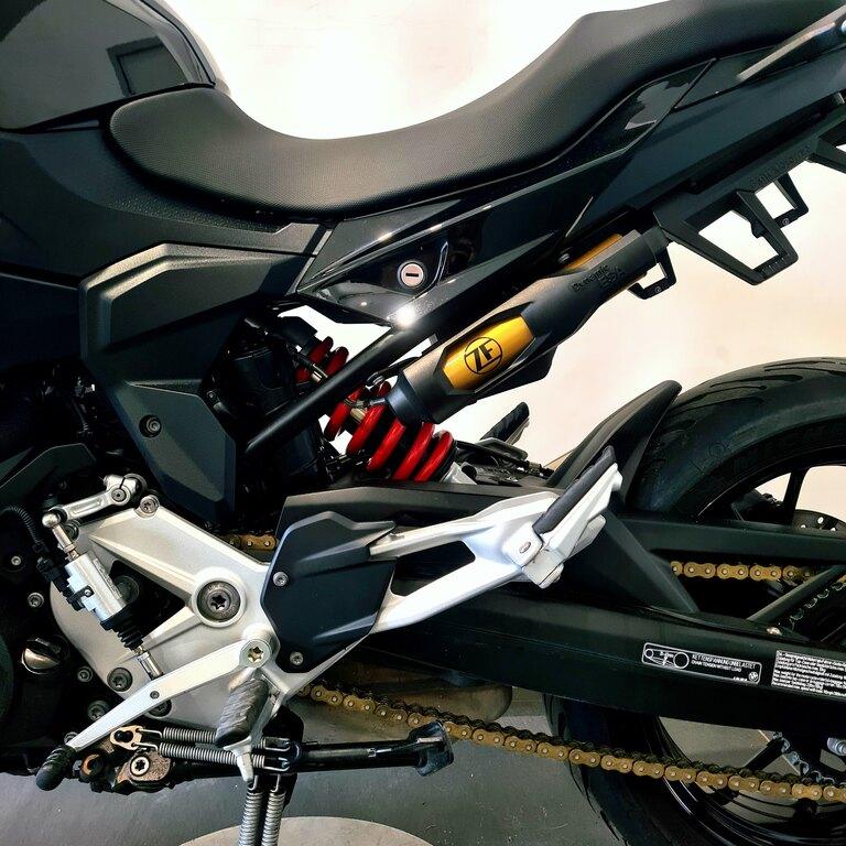 F 900 XR