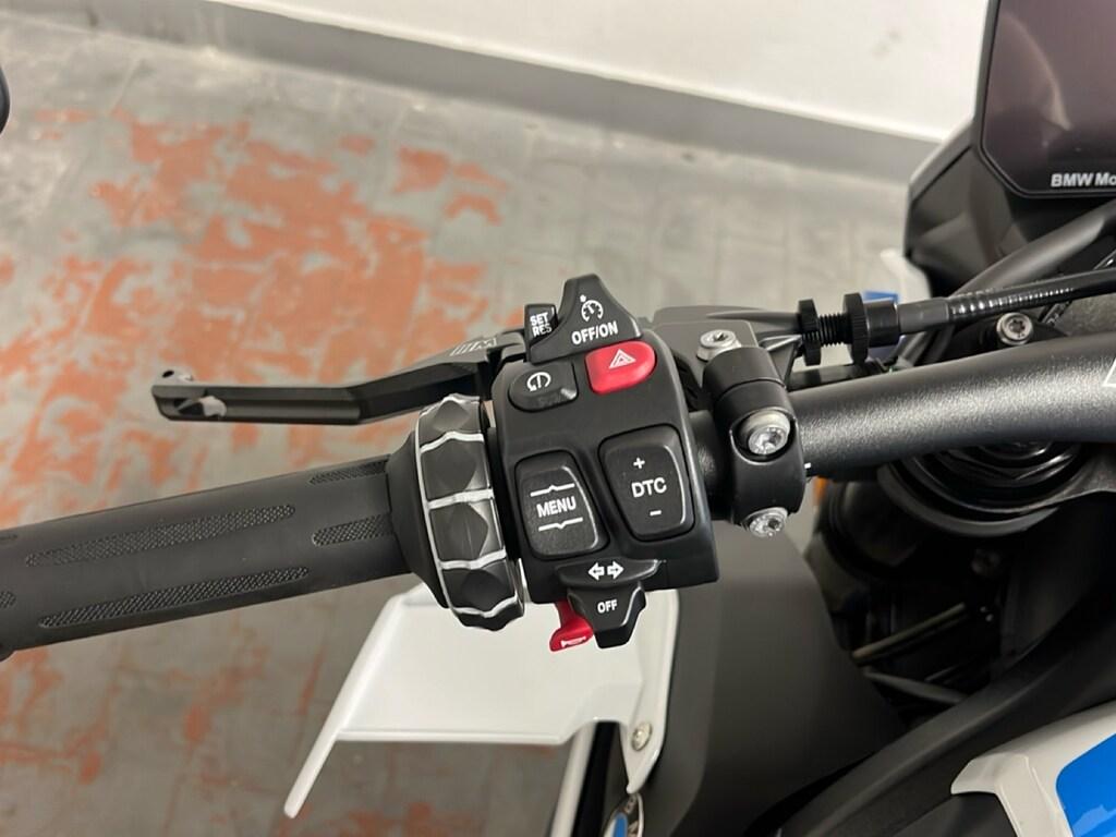 M 1000 R