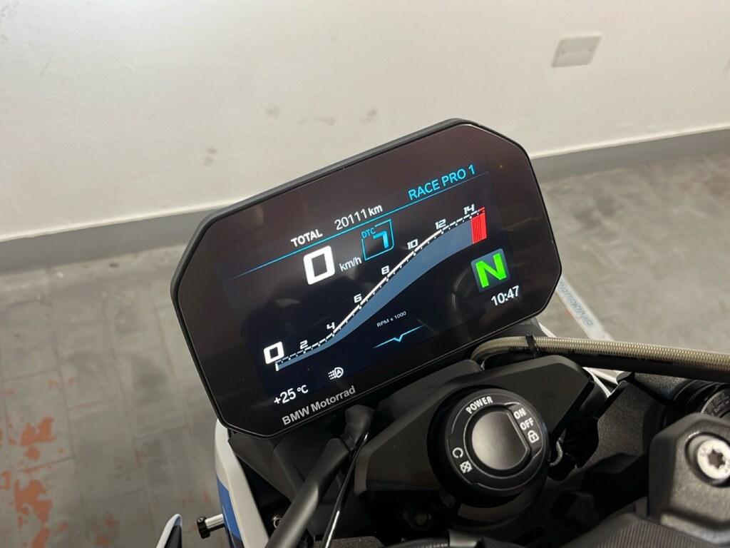 M 1000 R