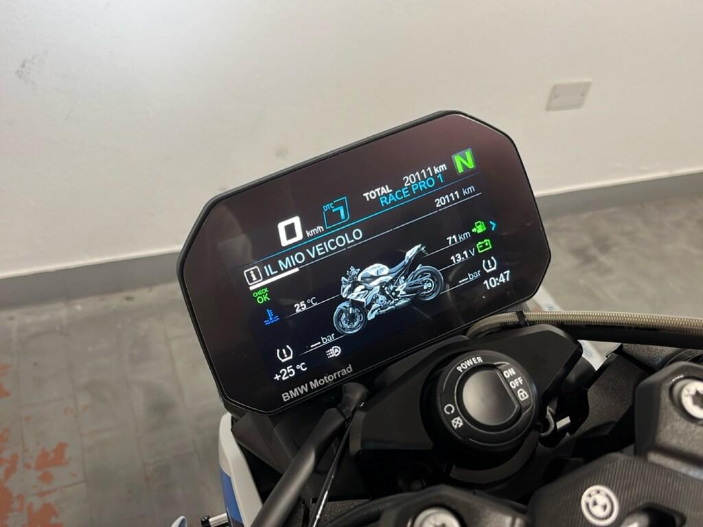M 1000 R