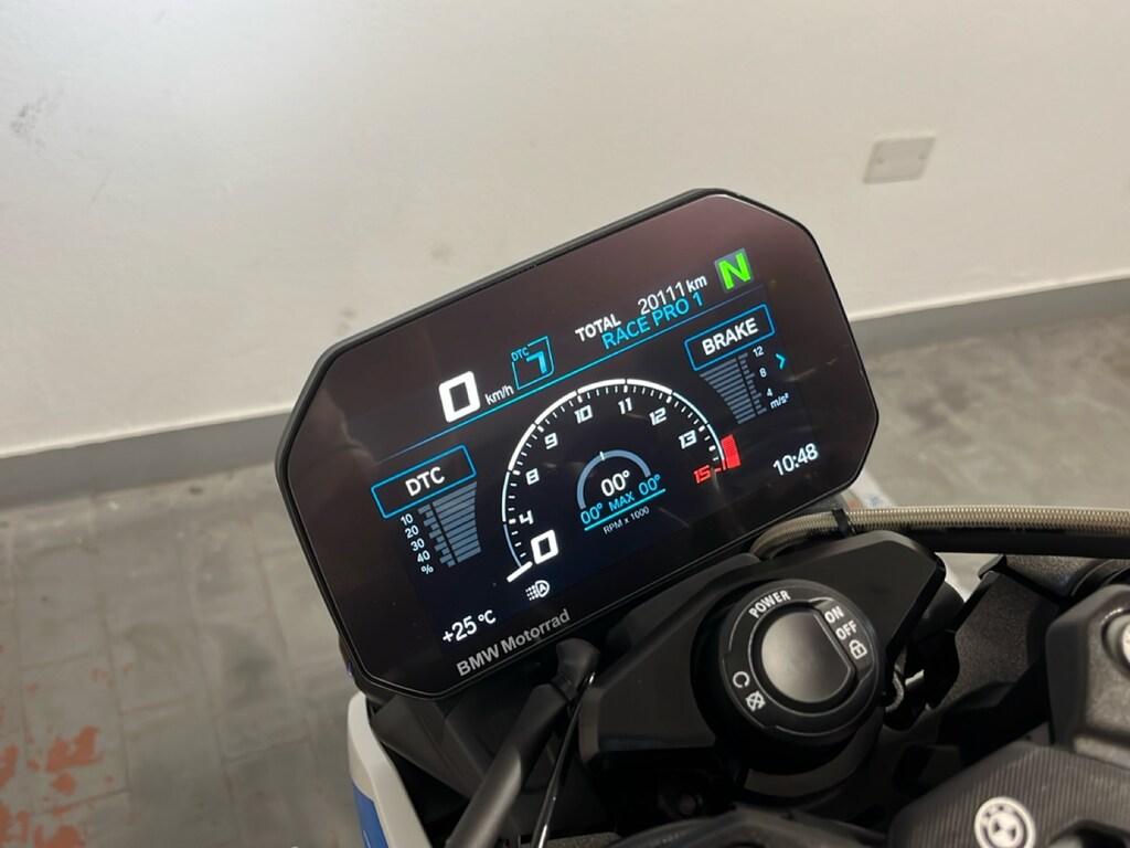 M 1000 R