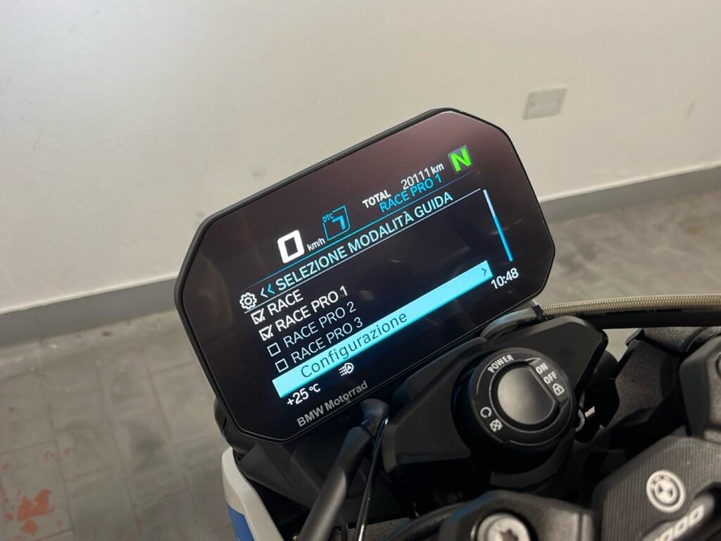 M 1000 R