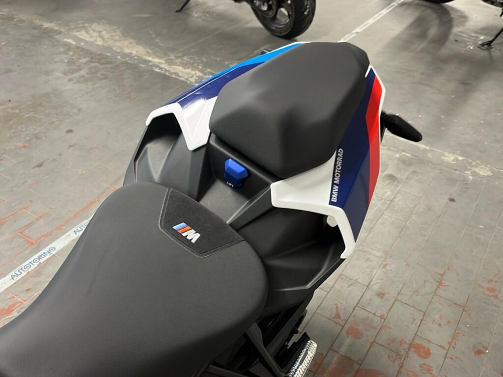 M 1000 R