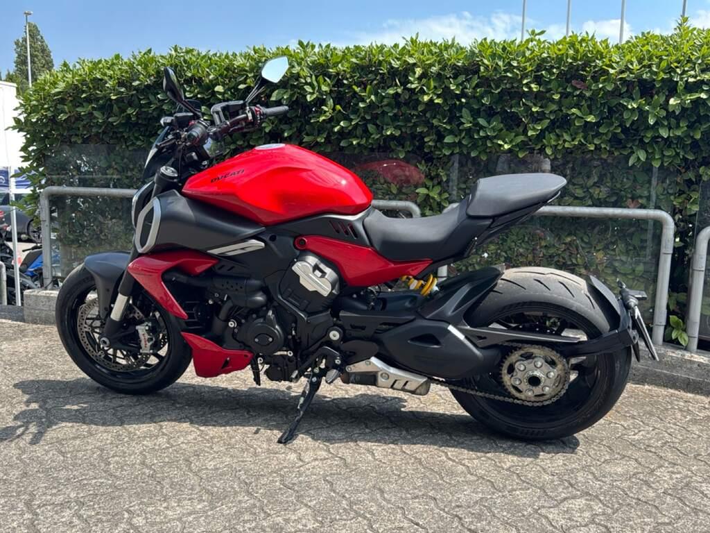 DIAVEL V4