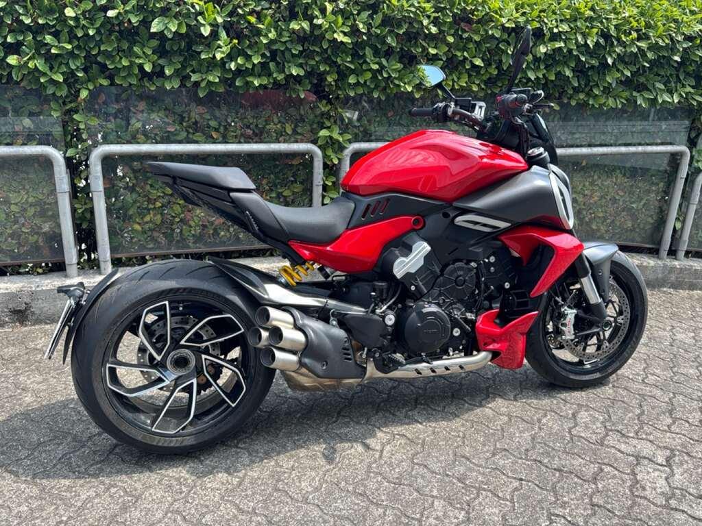 DIAVEL V4