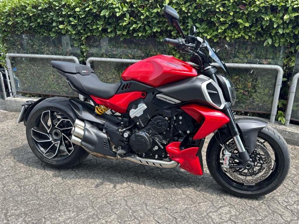 DIAVEL V4